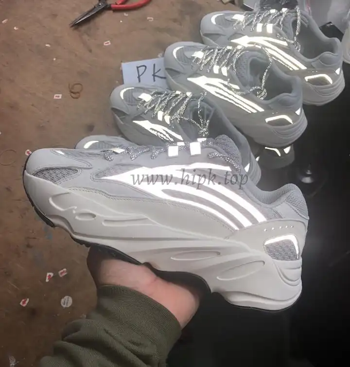 PK God YEEZY BOOST WAVE RUNNER 700 V2 STATIC FULL REFLECTIVE 3M Huayiyi retail version ready to ship