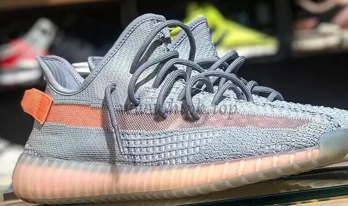 EXCLUSIVE GOD YEEZY 350 V2 TRUE FORM WITH REAL PREMEKNIT FROM HUAYIYI WHICH OFFER PRIMEKNIT TO ADIDAS DIRECTLY READY TO SHIP