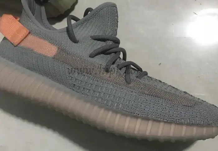 EXCLUSIVE GOD YEEZY 350 V2 TRUE FORM WITH REAL PREMEKNIT FROM HUAYIYI WHICH OFFER PRIMEKNIT TO ADIDAS DIRECTLY READY TO SHIP