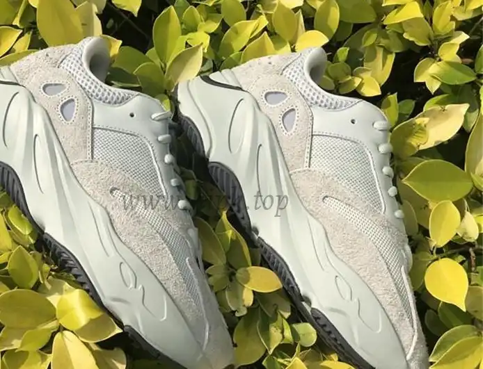 PK GOD Yeezy 700 Boost “SALT”retail materials ready to ship