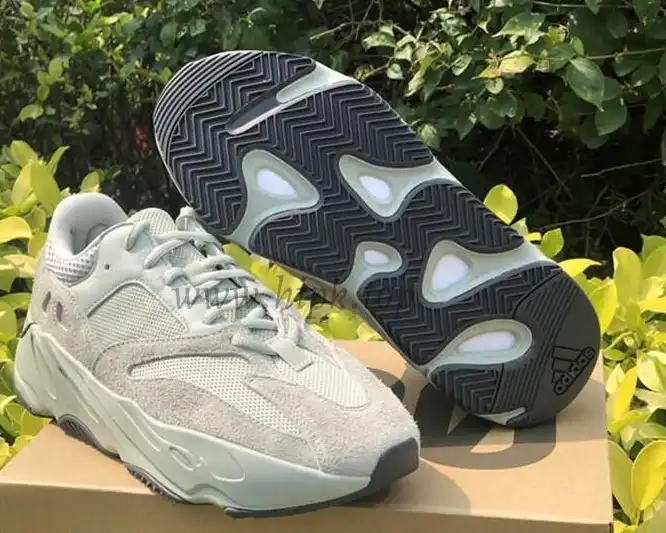 PK GOD Yeezy 700 Boost “SALT”retail materials ready to ship