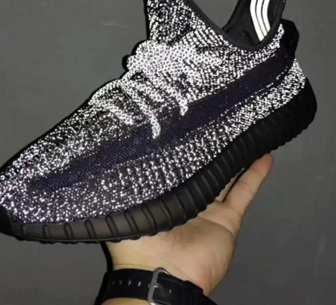 EXCLUSIVE PK GOD YEEZY 350 V2 BLACK 3M WITH REAL PREMEKNIT FROM HUAYIYI WHICH OFFER PRIMEKNIT TO ADIDAS DIRECTLY READY TO SHIP