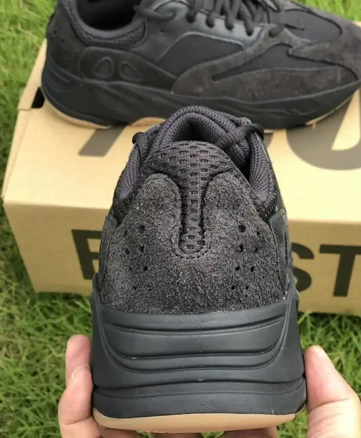 PK GOD YEEZY 700 “Utility Black”FV 5304 RETAIL MATERIALS READY TO SHIP