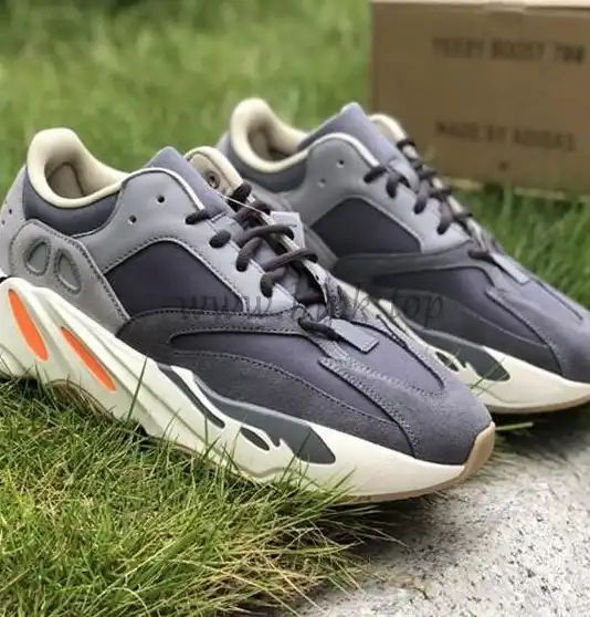 PK GOD YEEZY WAVE RUNNER 700 OG ‘SOLID GREY’ LIMITED REAL MATERIALS