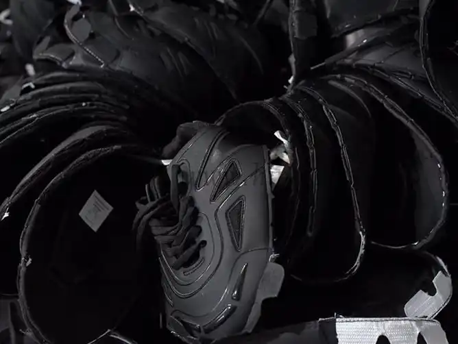 PK God Balen Triple S Designer David Tourniaire launches brand “Shoes 53045”all black retail materials ready to ship