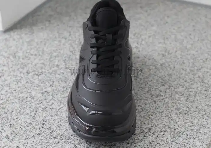 PK God Balen Triple S Designer David Tourniaire launches brand “Shoes 53045”all black retail materials ready to ship