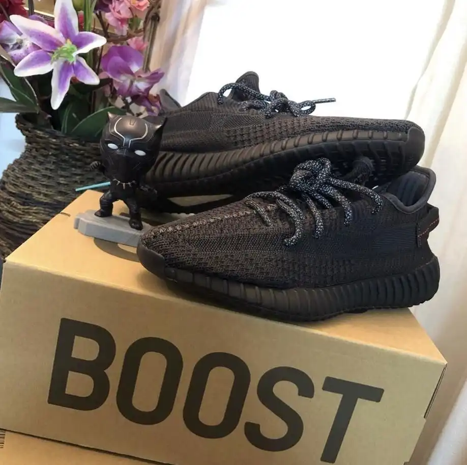 Exclusive GOD YEEZY 350 V2 Black WITH REAL PREMEKNIT FROM HUAYIYI WHICH OFFER PRIMEKNIT TO ADIDAS DIRECTLY READY TO SHIP