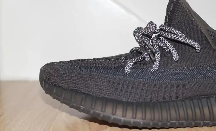 Exclusive GOD YEEZY 350 V2 Black WITH REAL PREMEKNIT FROM HUAYIYI WHICH OFFER PRIMEKNIT TO ADIDAS DIRECTLY READY TO SHIP