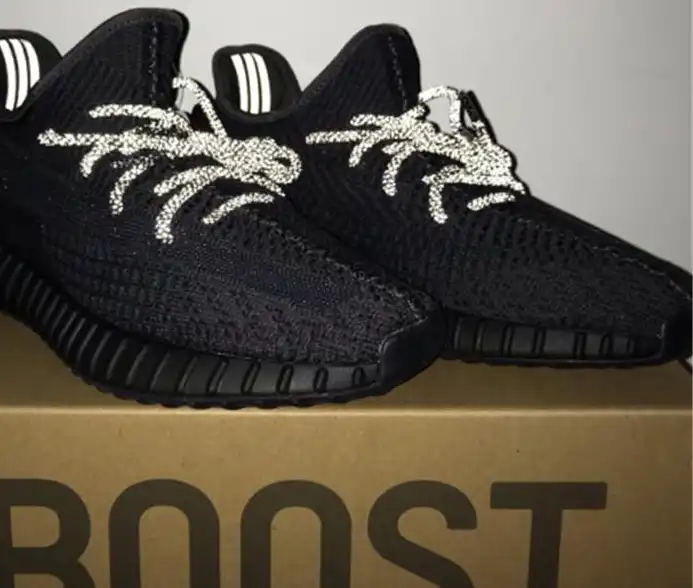 Exclusive GOD YEEZY 350 V2 Black WITH REAL PREMEKNIT FROM HUAYIYI WHICH OFFER PRIMEKNIT TO ADIDAS DIRECTLY READY TO SHIP