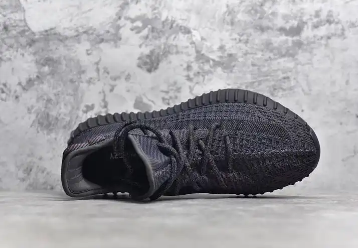 Exclusive GOD YEEZY 350 V2 Black WITH REAL PREMEKNIT FROM HUAYIYI WHICH OFFER PRIMEKNIT TO ADIDAS DIRECTLY READY TO SHIP