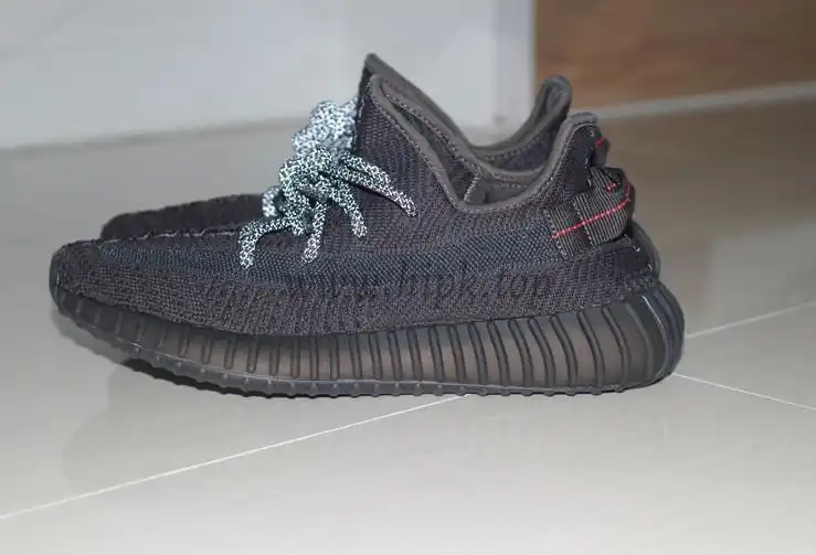 Exclusive GOD YEEZY 350 V2 Black WITH REAL PREMEKNIT FROM HUAYIYI WHICH OFFER PRIMEKNIT TO ADIDAS DIRECTLY READY TO SHIP