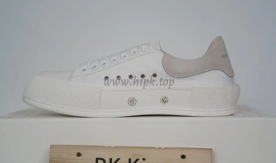 PK GOD ALXNDER MC MCQUEEN PARIS lowWhiteSUEDE HEEL BEST VERSION READY TO SHIP