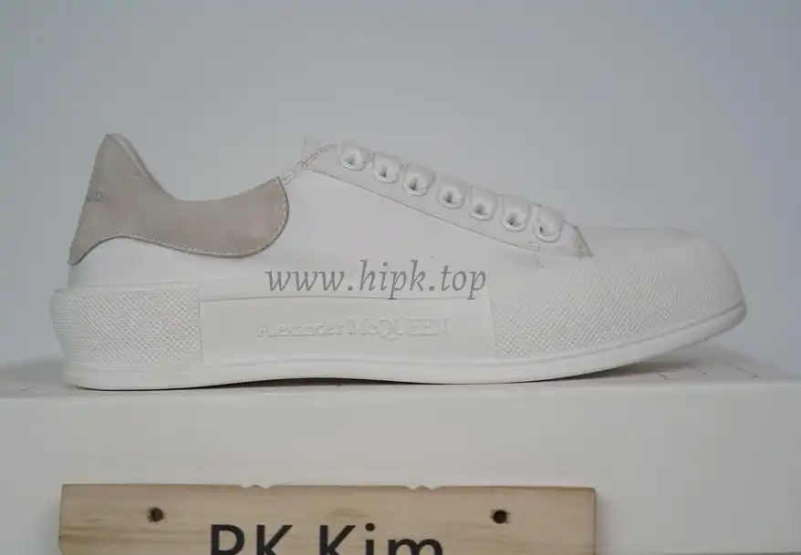 PK GOD ALXNDER MC MCQUEEN PARIS lowWhiteSUEDE HEEL BEST VERSION READY TO SHIP