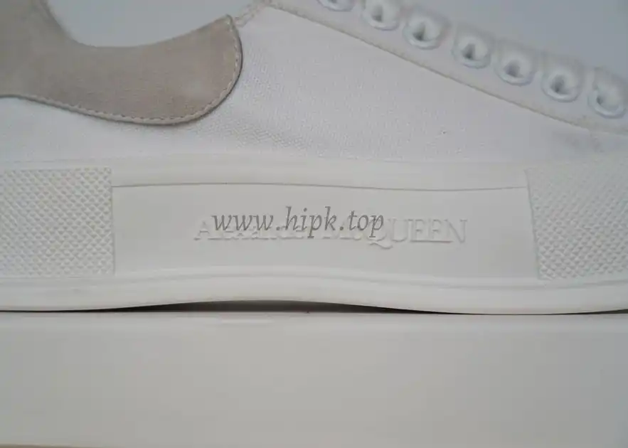 PK GOD ALXNDER MC MCQUEEN PARIS lowWhiteSUEDE HEEL BEST VERSION READY TO SHIP