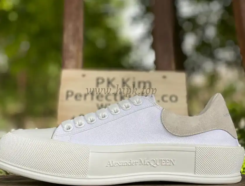 PK GOD ALXNDER MC MCQUEEN PARIS lowWhiteSUEDE HEEL BEST VERSION READY TO SHIP