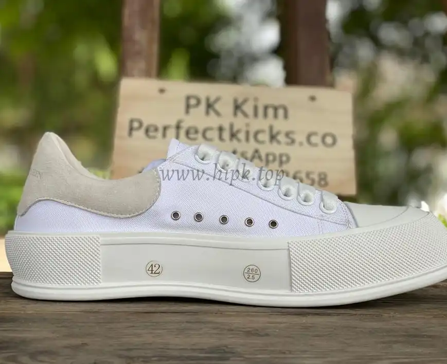 PK GOD ALXNDER MC MCQUEEN PARIS lowWhiteSUEDE HEEL BEST VERSION READY TO SHIP