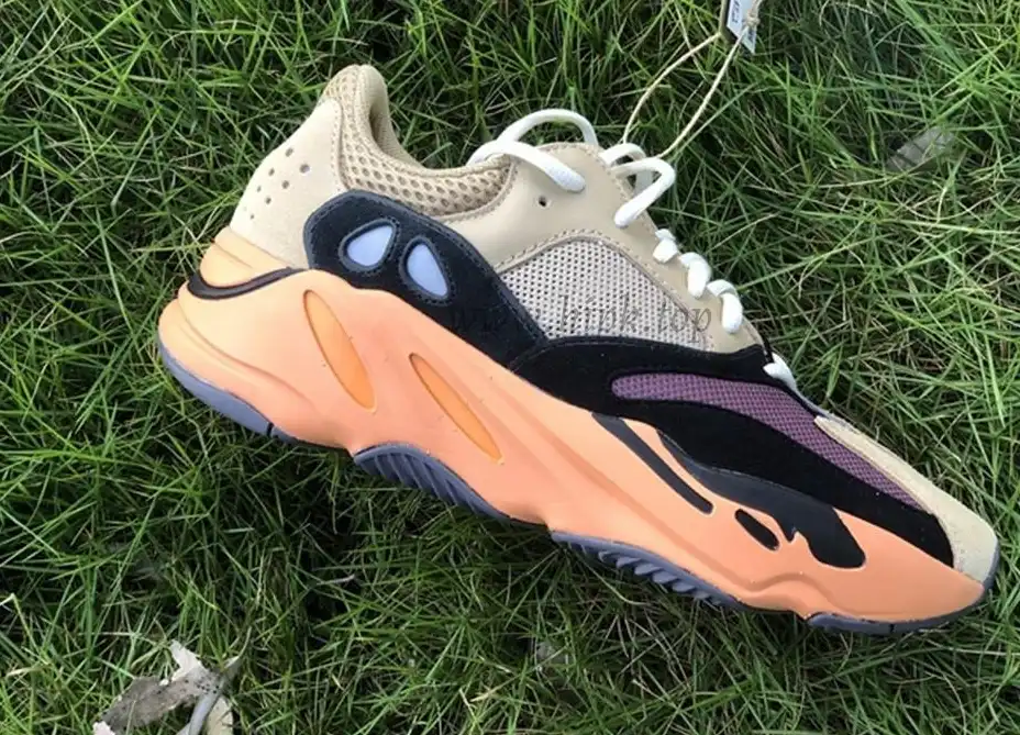 PK GOD Yeezy 700 “Enflame Amber”retail materials ready to ship