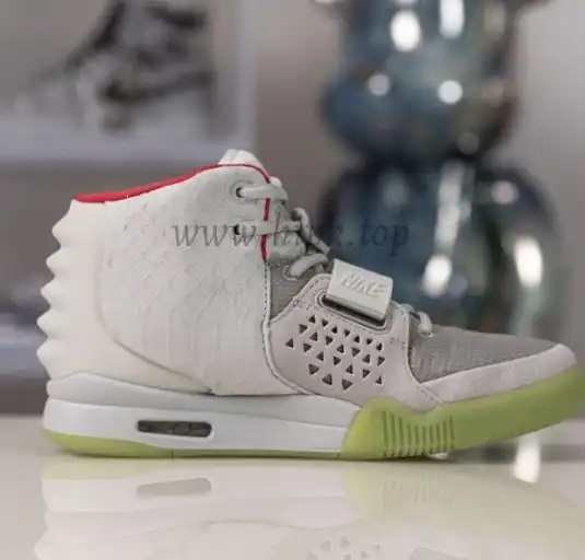 God Air Yeezy 2 Solar RedReal materials Limited pairs