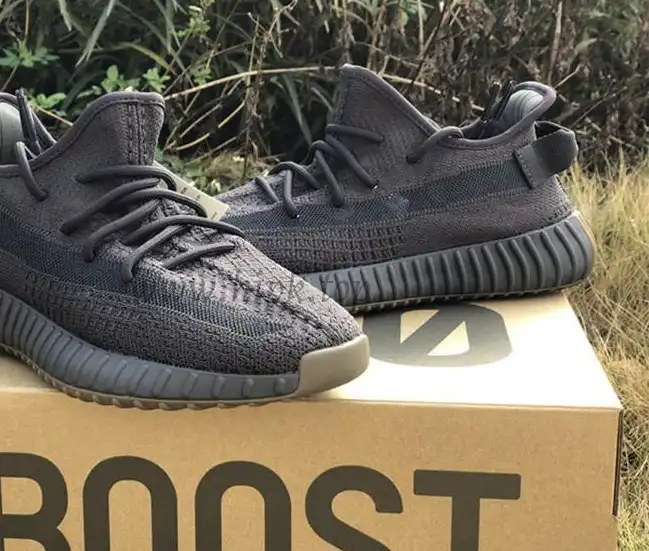 EXCLUSIVE PK GOD YEEZY 350 V2 CINDER3M WITH REAL PREMEKNIT FROM HUAYIYI WHICH OFFER PRIMEKNIT TO ADIDAS DIRECTLY READY to ship