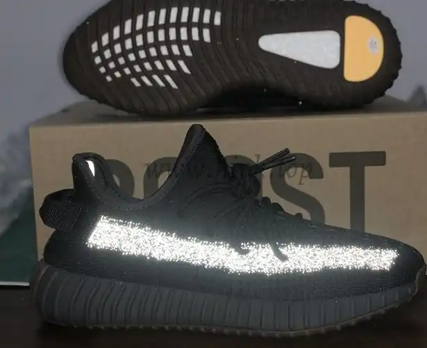 EXCLUSIVE PK GOD YEEZY 350 V2 CINDERWITH REAL PREMEKNIT FROM HUAYIYI WHICH OFFER PRIMEKNIT TO ADIDAS DIRECTLY READY to ship