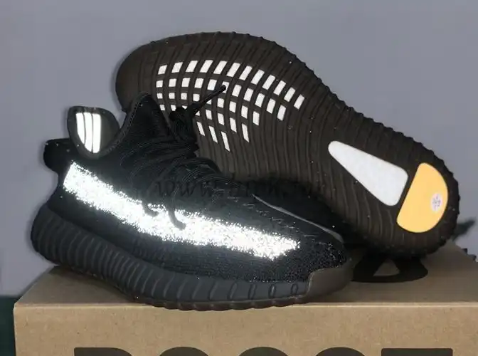 EXCLUSIVE PK GOD YEEZY 350 V2 CINDERWITH REAL PREMEKNIT FROM HUAYIYI WHICH OFFER PRIMEKNIT TO ADIDAS DIRECTLY READY to ship