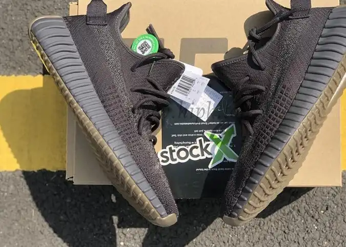 EXCLUSIVE PK GOD YEEZY 350 V2 CINDERWITH REAL PREMEKNIT FROM HUAYIYI WHICH OFFER PRIMEKNIT TO ADIDAS DIRECTLY READY to ship