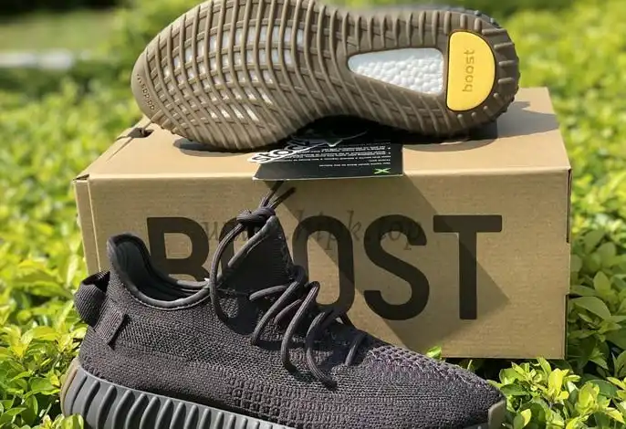 EXCLUSIVE PK GOD YEEZY 350 V2 CINDERWITH REAL PREMEKNIT FROM HUAYIYI WHICH OFFER PRIMEKNIT TO ADIDAS DIRECTLY READY to ship