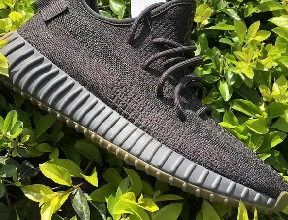 EXCLUSIVE PK GOD YEEZY 350 V2 CINDERWITH REAL PREMEKNIT FROM HUAYIYI WHICH OFFER PRIMEKNIT TO ADIDAS DIRECTLY READY to ship