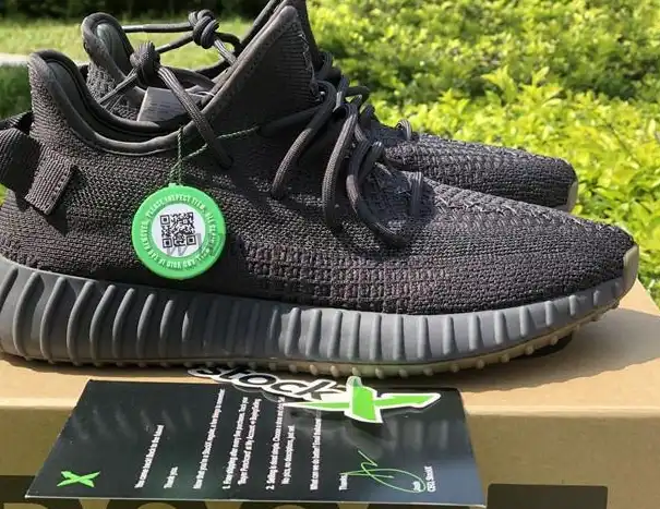 EXCLUSIVE PK GOD YEEZY 350 V2 CINDERWITH REAL PREMEKNIT FROM HUAYIYI WHICH OFFER PRIMEKNIT TO ADIDAS DIRECTLY READY to ship