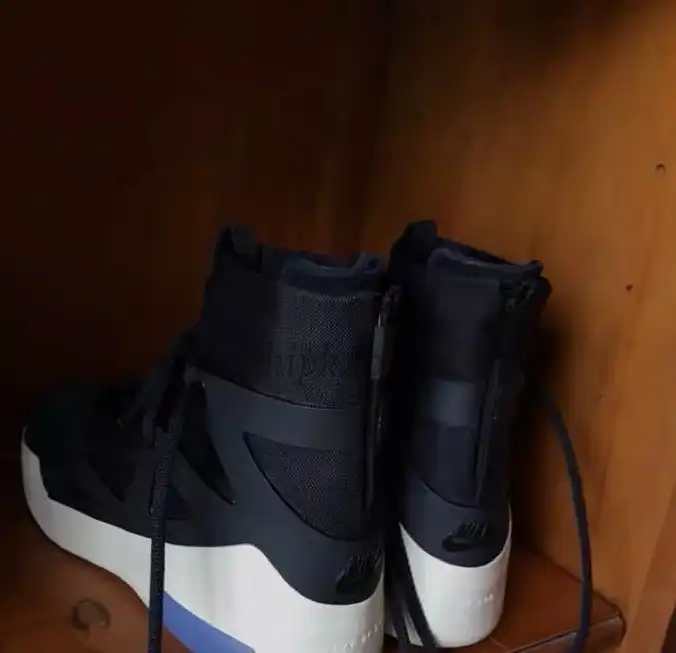 EXCLUSIVE RETAIL PK GOD NIKE AIR FEAR OF GOD 1 LIGHT BLACK BLACK AAR4237-001READY TO SHIP