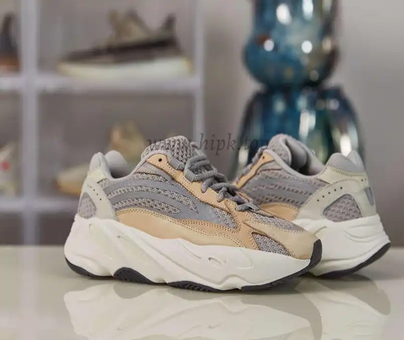 PK GOD ADIDAS YEEZY BOOST 700 V2 CREAM RETAIL MATERIALS READY TO SHIP