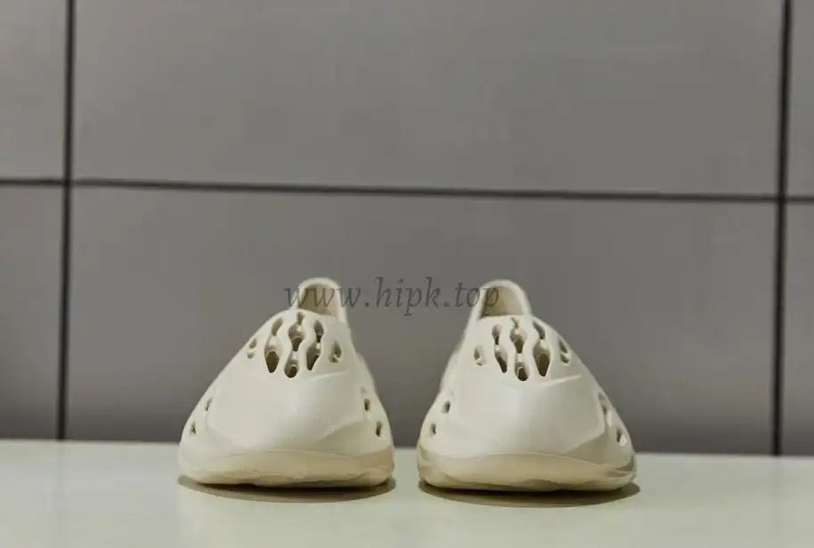 PK God retail materials ready to ship Adidas Yeezy Foam RNNR Ararat