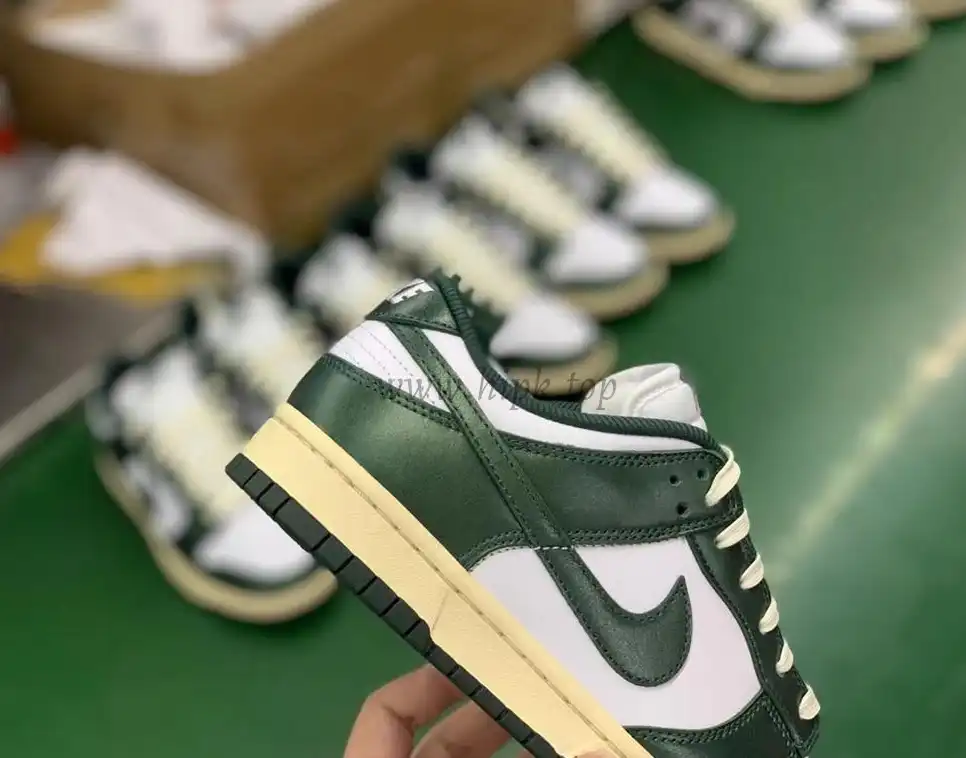 PK god Nike dunk low vintage green retail materials ready to ship