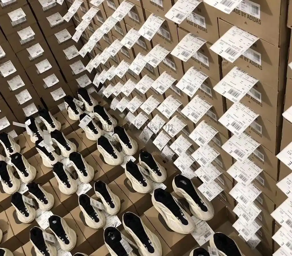 Pk God exclusive yeezy 700 V3 Azael retail materials ready to ship