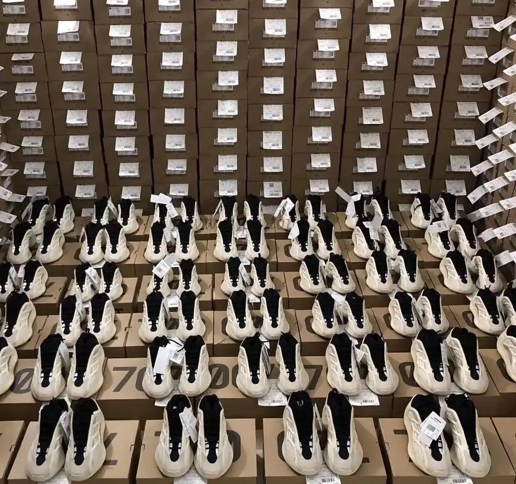 Pk God exclusive yeezy 700 V3 Azael retail materials ready to ship