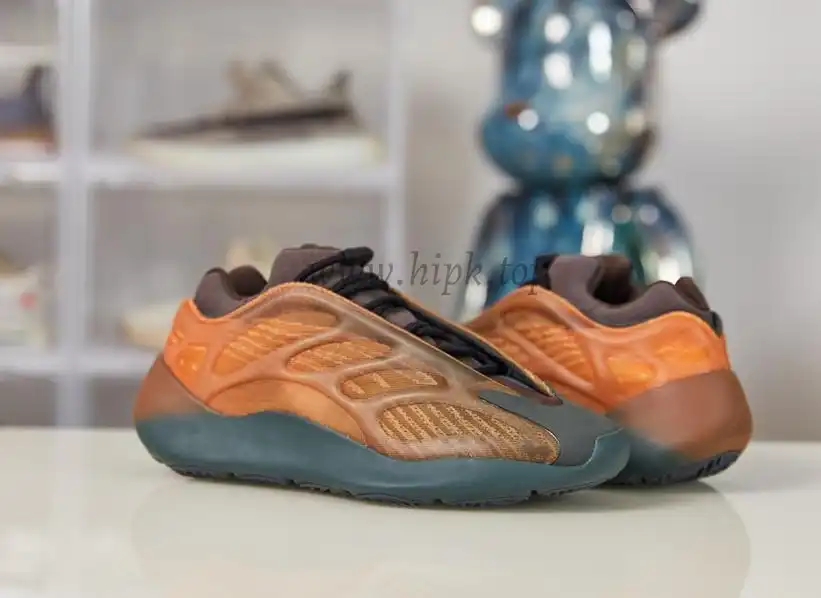 Pk God yeezy 700 V3 copper fade retail materials ready to ship