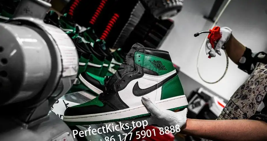 PK GOD Jordan 1 Retro High Pine Green RETAIL MATERIALS READY TO SHIP