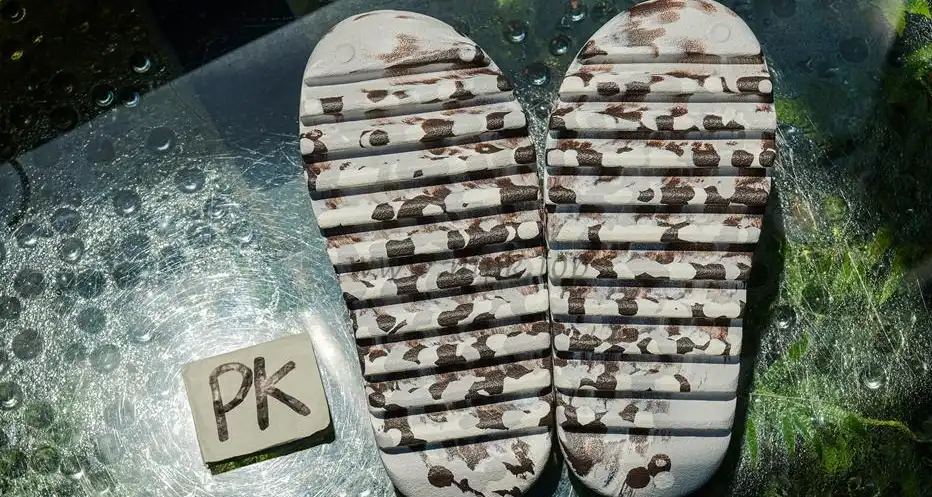 PK GOD Yeezy Slides ‘Enflame Oil’ RETAIL MATERIALS READY TO SHIP