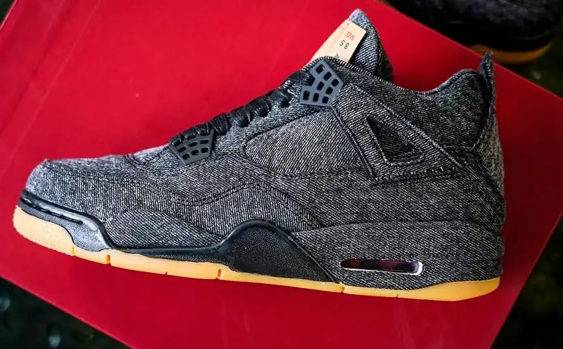 PK GOD Jordan 4 RetroLevi’s Black RETAIL MATERIALS READY TO SHIP