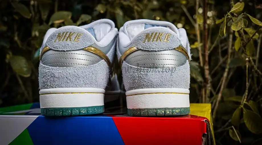 PK God Nike Sb dunk low X Sean Cliver holiday special retail materials ready to ship