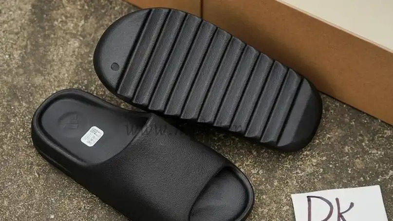 PK GOD adidas Yeezy Slide Onyx RETAIL MATERIALS READY TO SHIP