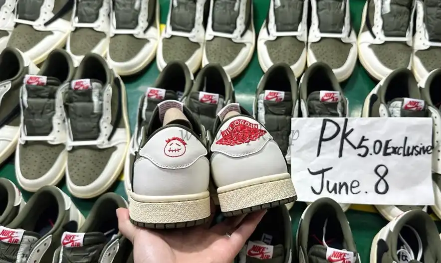 PK5.0 JORDAN 1 RETRO LOW Medium Olive TRAVIS SCOTT NEUTRAL OLIVE RETAIL MATERIALS READY TO SHIP