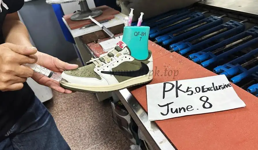 PK5.0 JORDAN 1 RETRO LOW Medium Olive TRAVIS SCOTT NEUTRAL OLIVE RETAIL MATERIALS READY TO SHIP