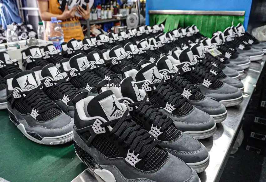 PK GOD Air Jordan 4 Retro Fear RETAIL MATERIALS READY TO SHIP