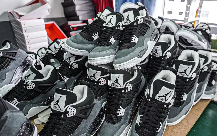 PK GOD Air Jordan 4 Retro Fear RETAIL MATERIALS READY TO SHIP