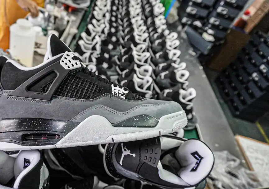 PK GOD Air Jordan 4 Retro Fear RETAIL MATERIALS READY TO SHIP