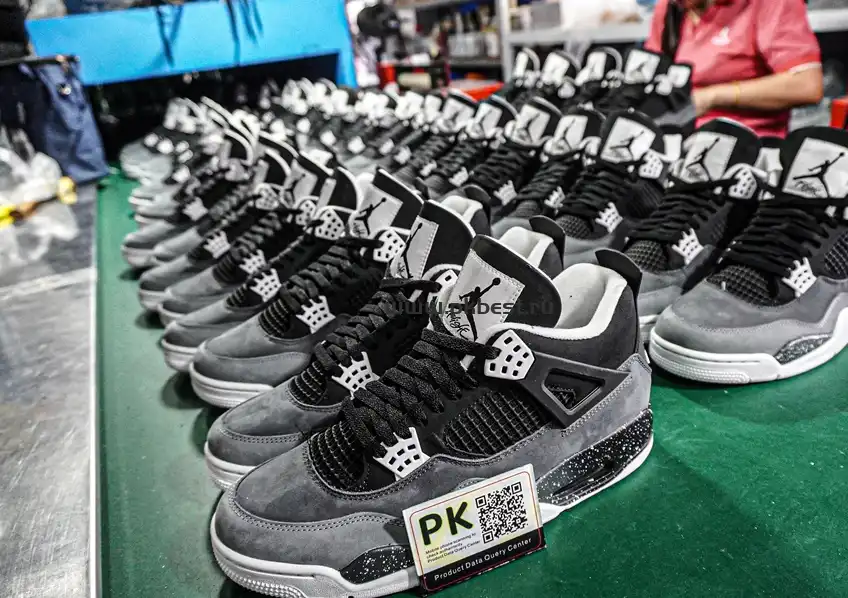 PK GOD Air Jordan 4 Retro Fear RETAIL MATERIALS READY TO SHIP