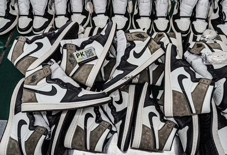 PK GOD Travis Scott x Fragment Design x Jordan Air Jordan 1 white RETAIL MATERIALS READY TO SHIP