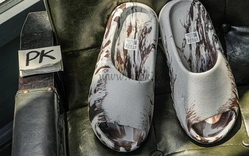 PK GOD Yeezy Slides ‘Enflame Oil’ RETAIL MATERIALS READY TO SHIP