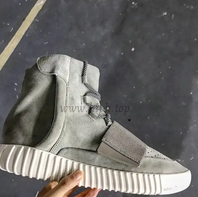 PK God Yeezy 750 Triple Black real suede and shape (real quality)